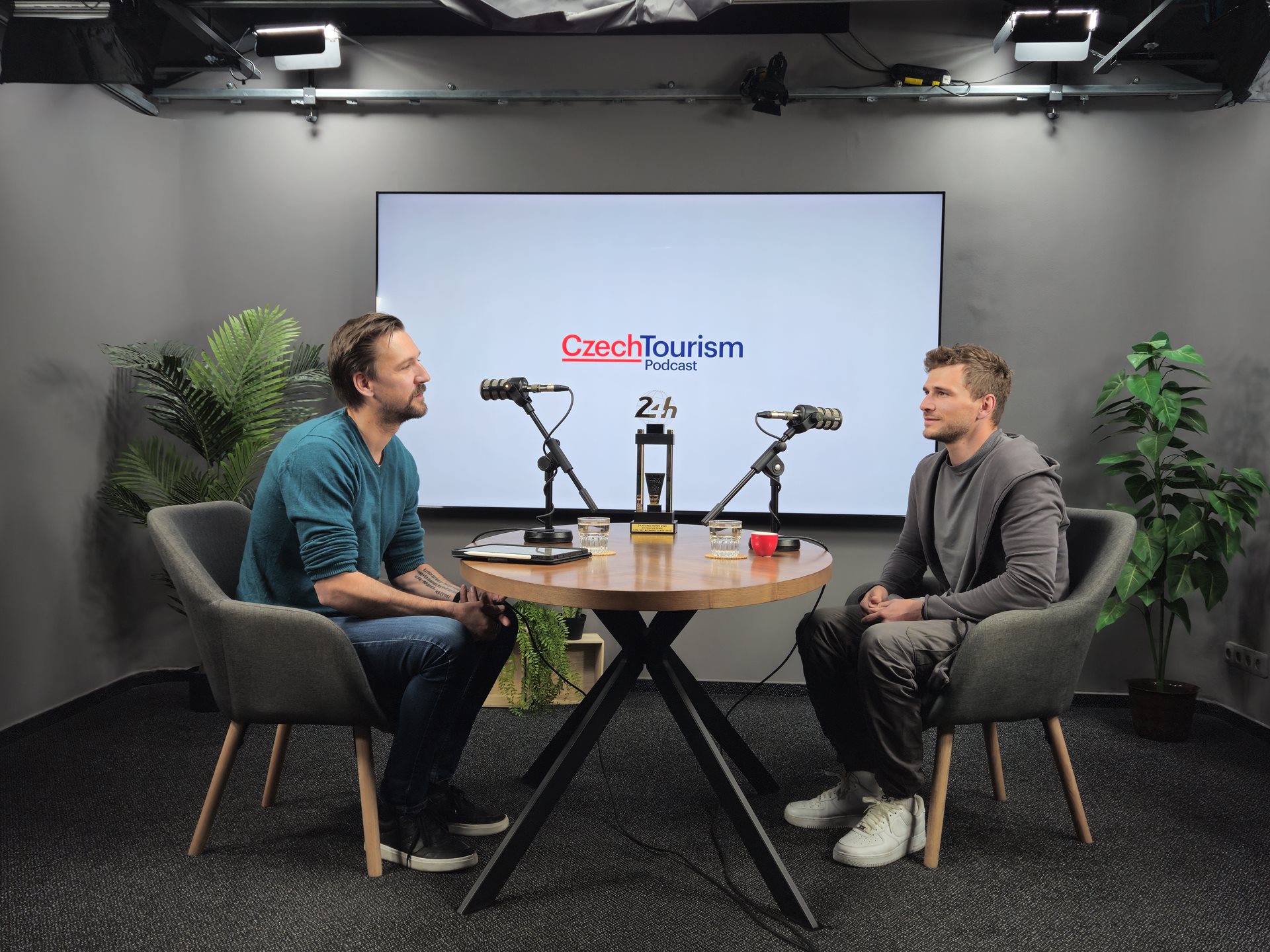 O Le Mans, MotoGP i okruhu, který nemá ve světě obdoby – Karel Hanika v podcastu SBALENO
