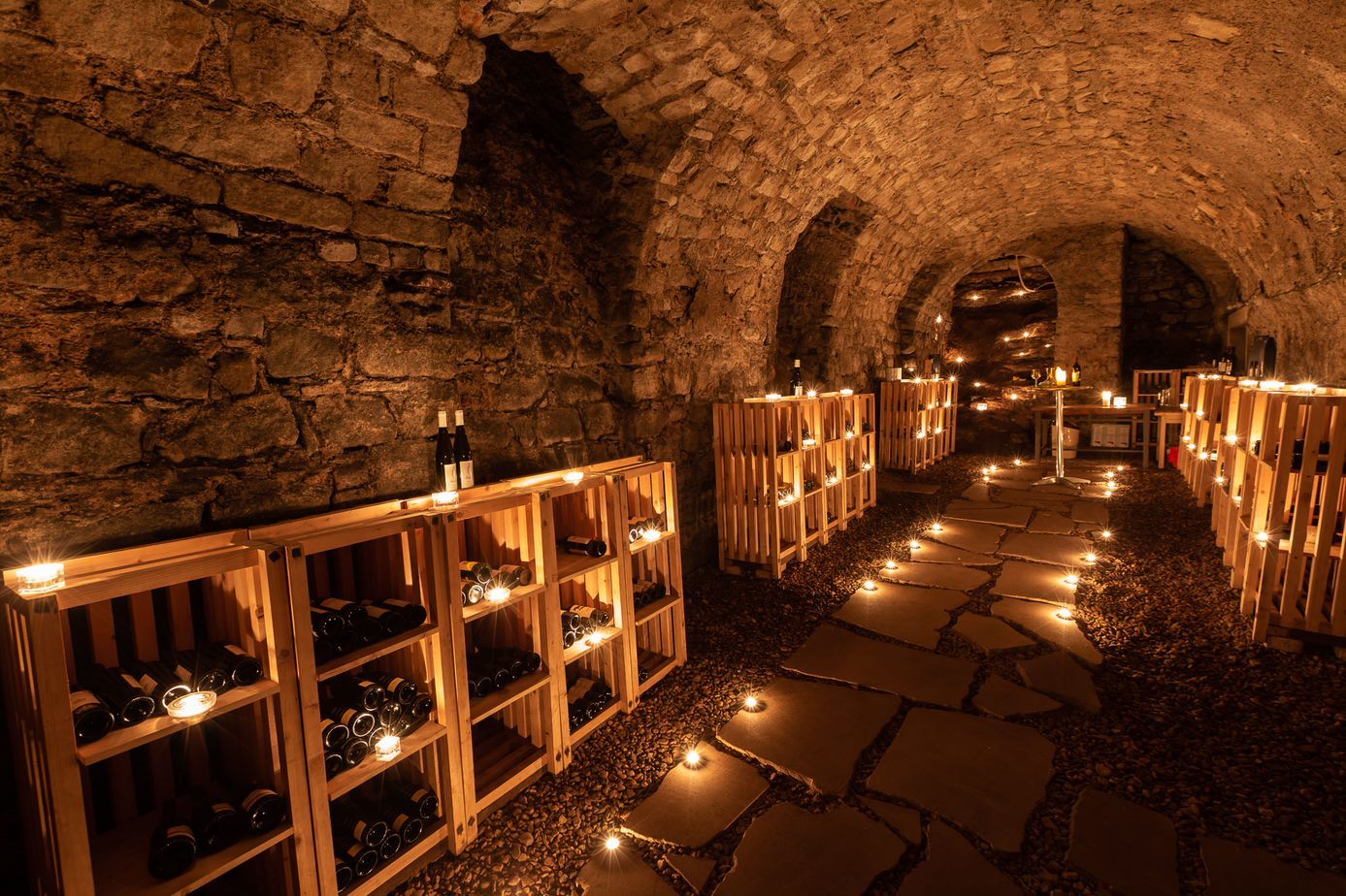 01_Degustace-vin-v-benediktinskych-sklepich_2