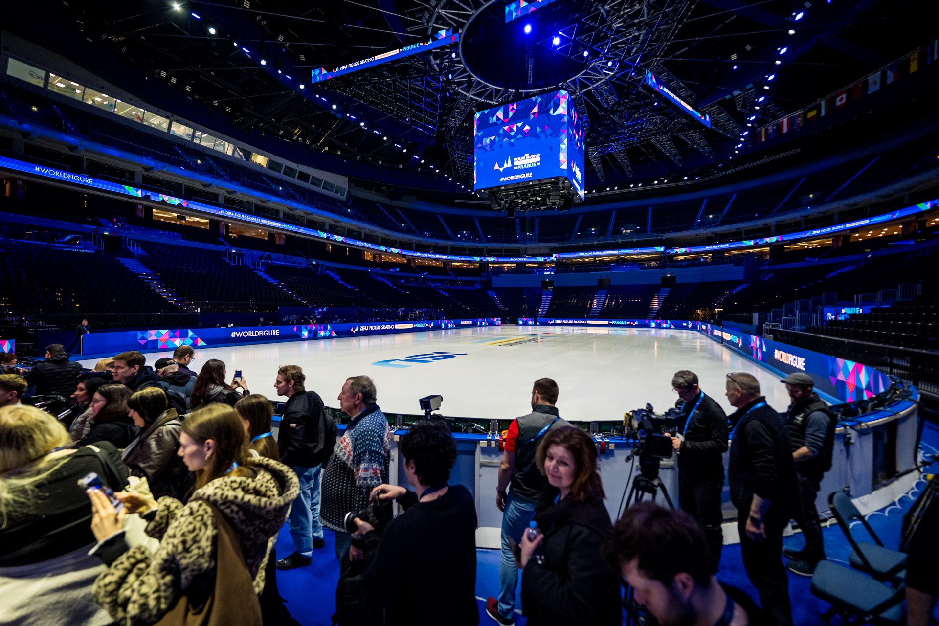 Competitors and fans from all over the world are coming to Prague, preparations are finishing in the O2 Arena