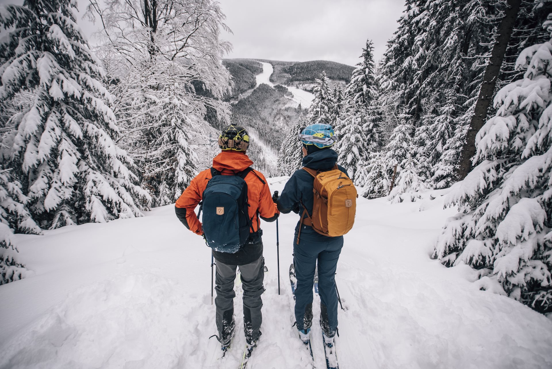 Zimní dovolená v Česku: mírně kratší pobyty, vyšší útraty a výlety za adventní atmosférou