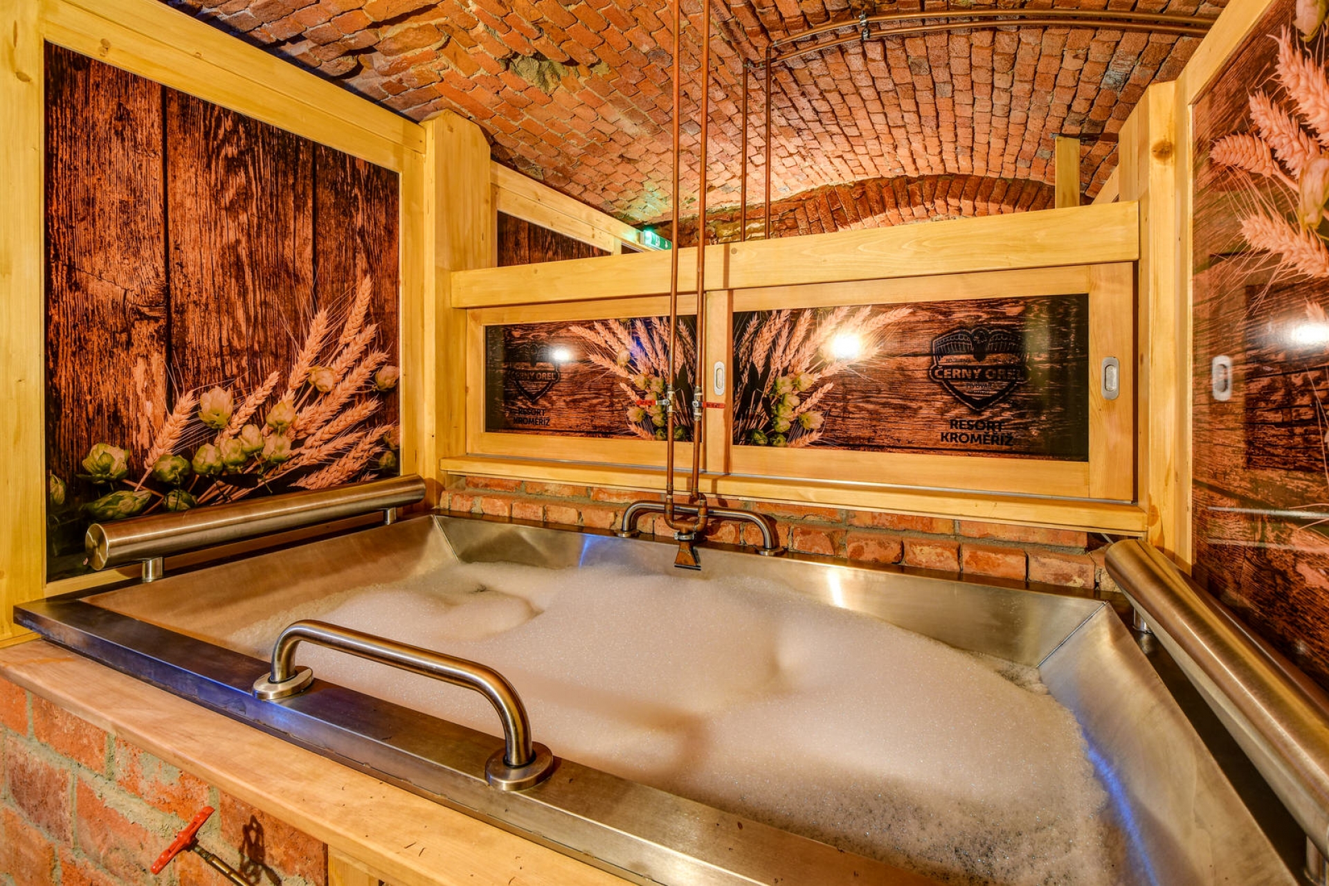Zlínský kraj: VIP wellness pivní lázně